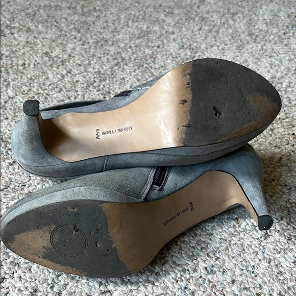 Adrienne Vittadini Gray Suede Ankle Booties Womens 8.5 - Picture 7 of 7